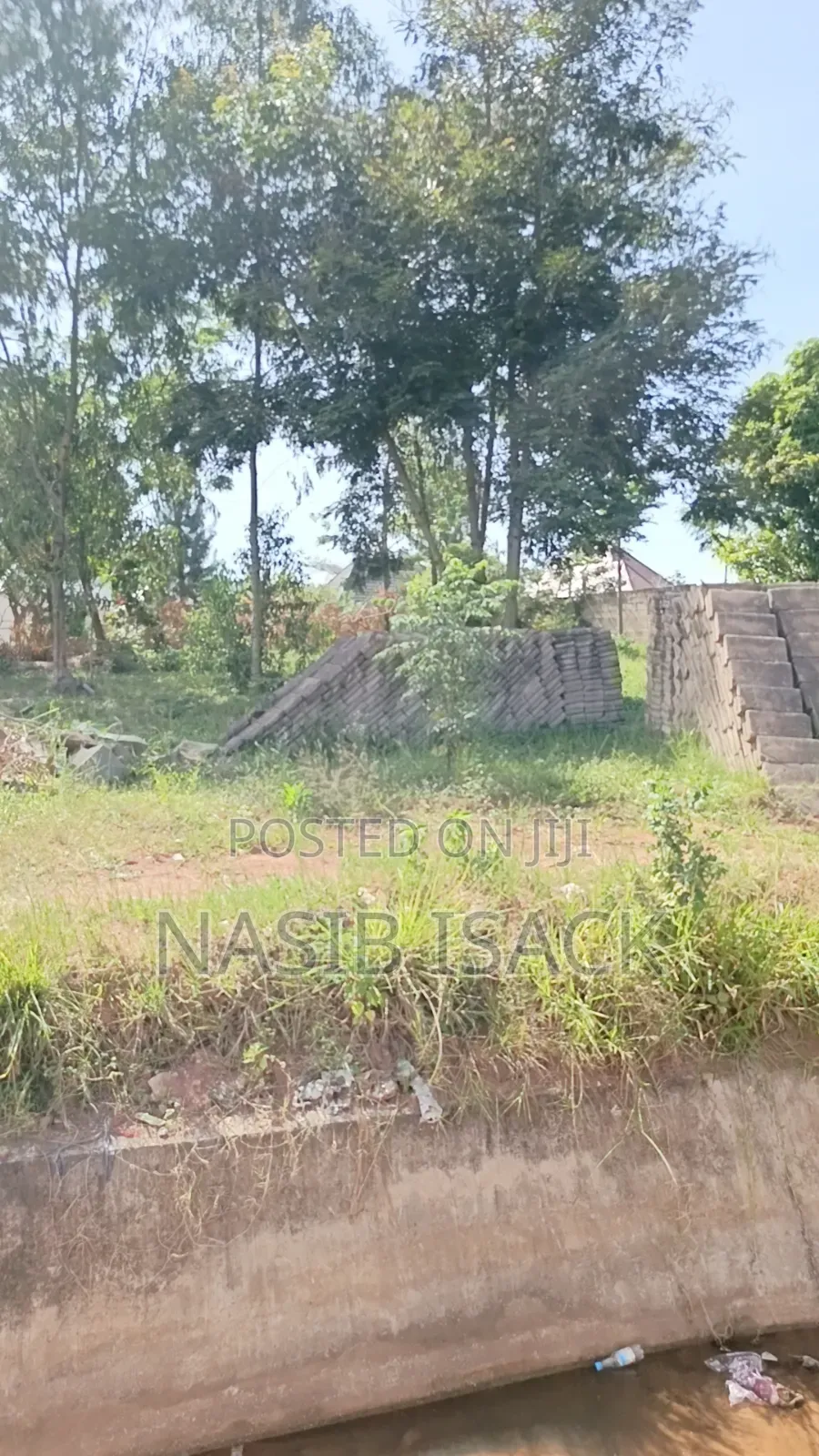 Plot for Sale 1050 Square Meters