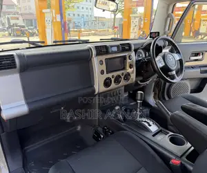 Toyota FJ Cruiser 2013 Beige