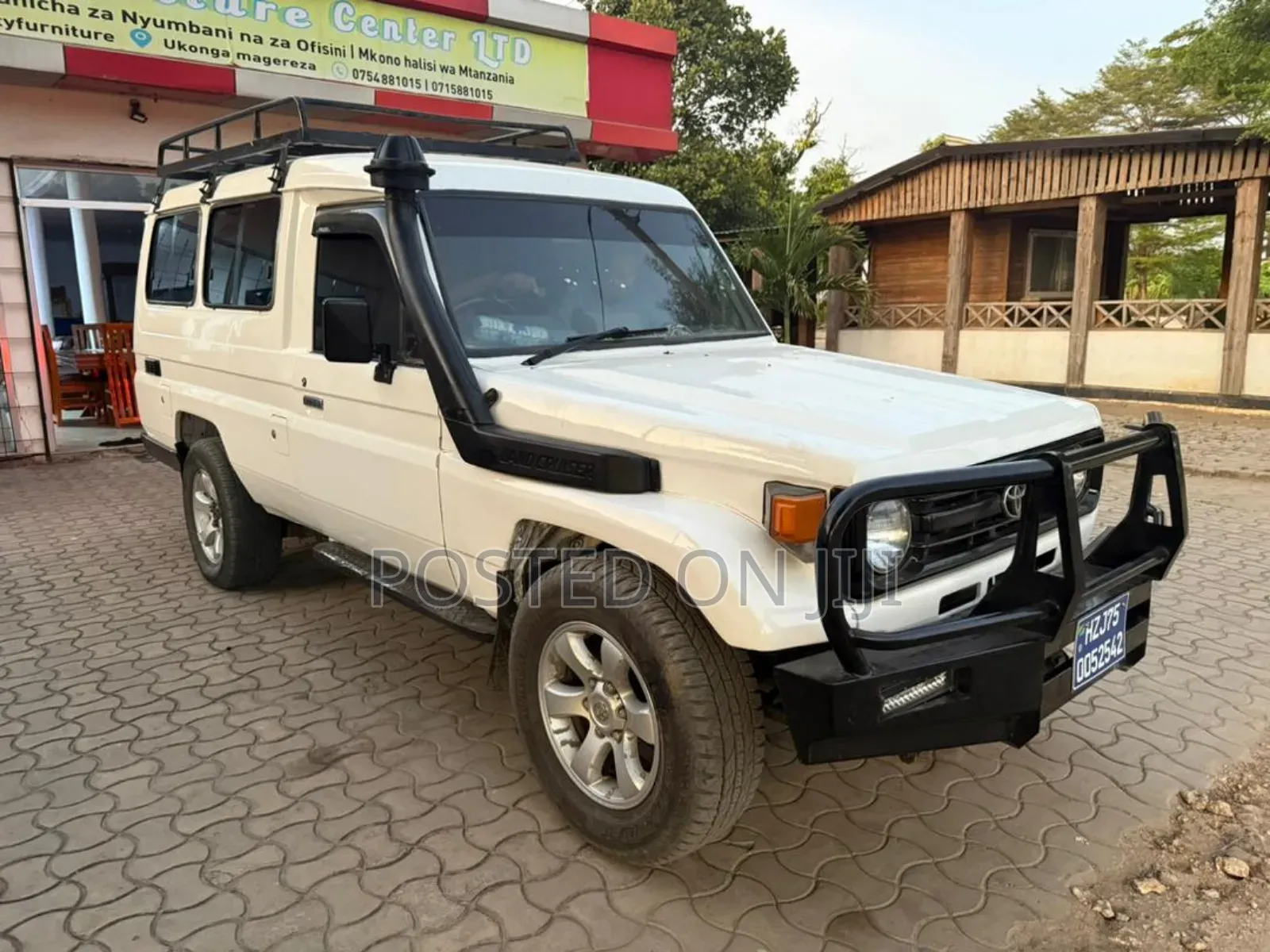 Toyota Land Cruiser 2005 White