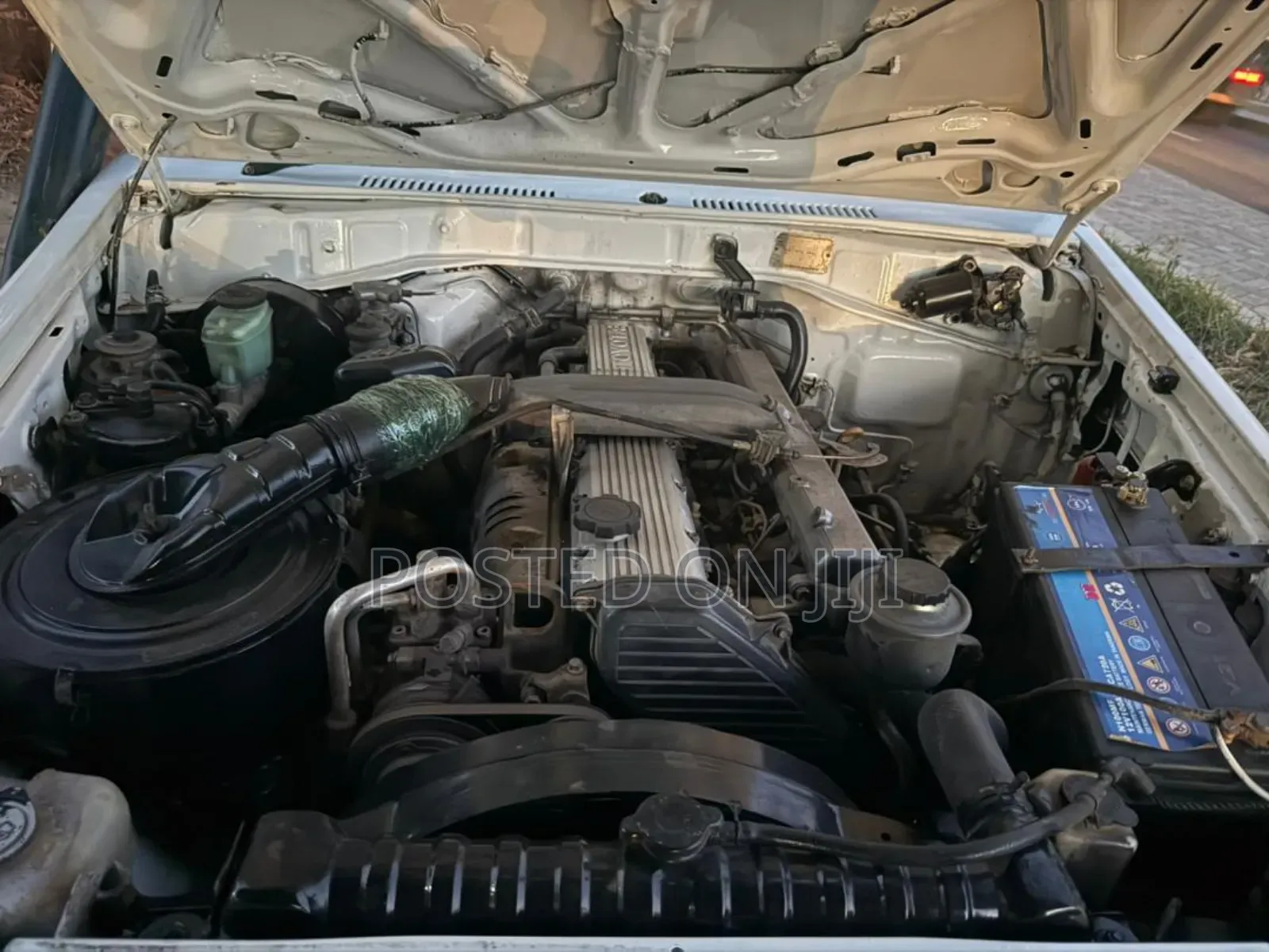 Toyota Land Cruiser 2005 White
