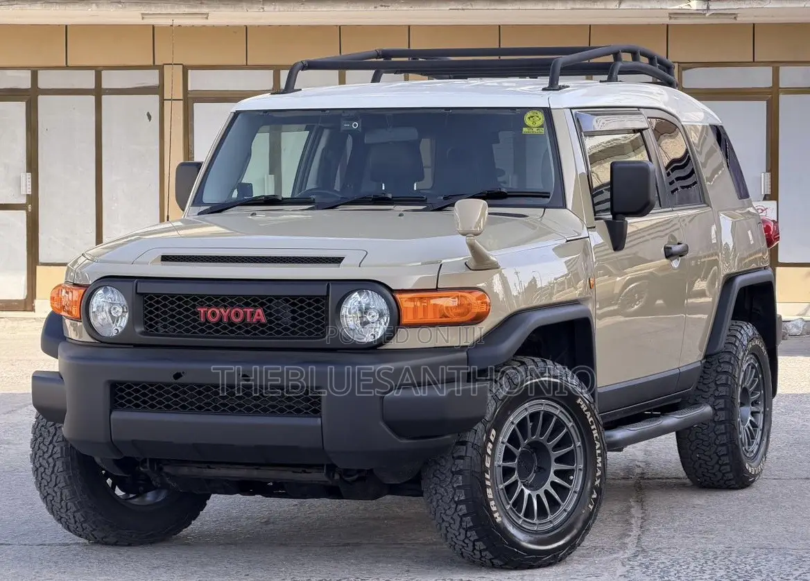 Toyota FJ Cruiser 2014 Beige