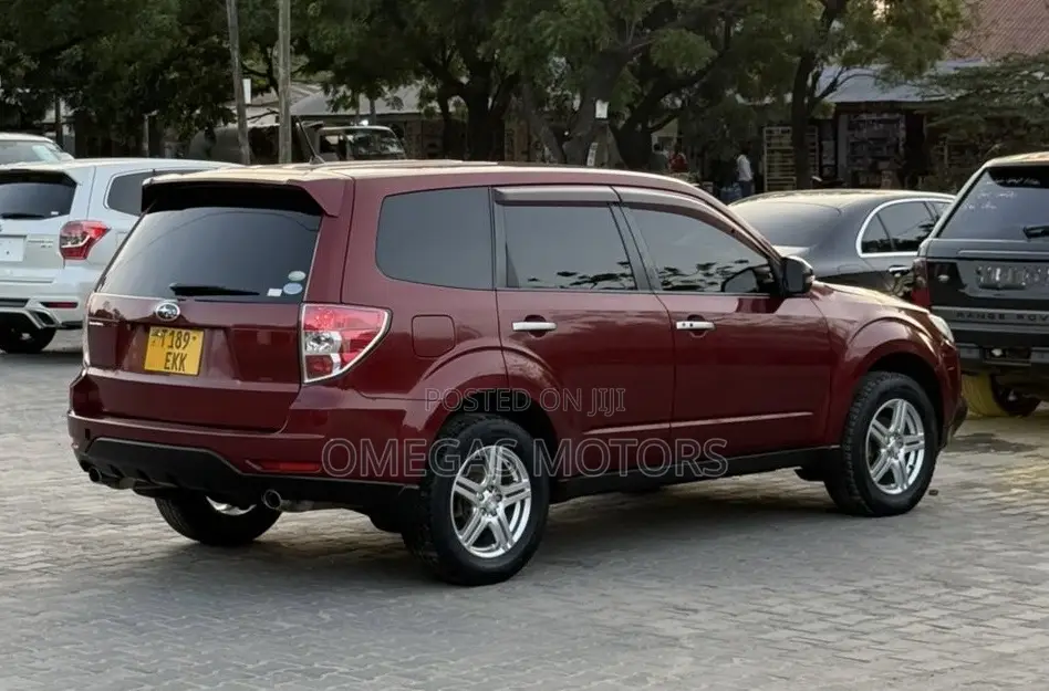 Subaru Forester 2011 Maroon