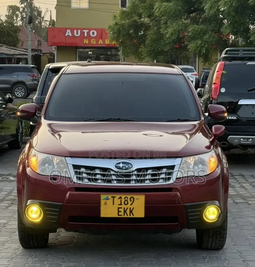 Subaru Forester 2011 Maroon