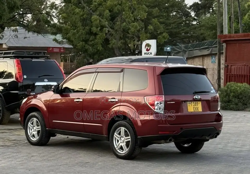 Subaru Forester 2011 Maroon