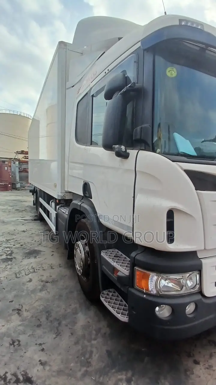 2015 Scania P380 Refrigerator Truck