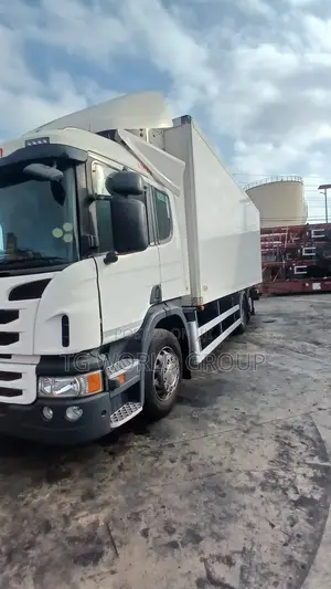 2015 Scania P380 Refrigerator Truck