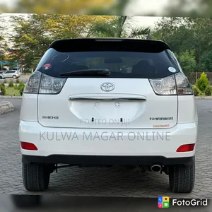 Toyota Harrier 2006 White