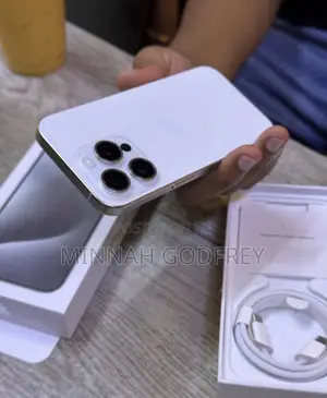 New Apple iPhone 15 Pro Max 256 GB White