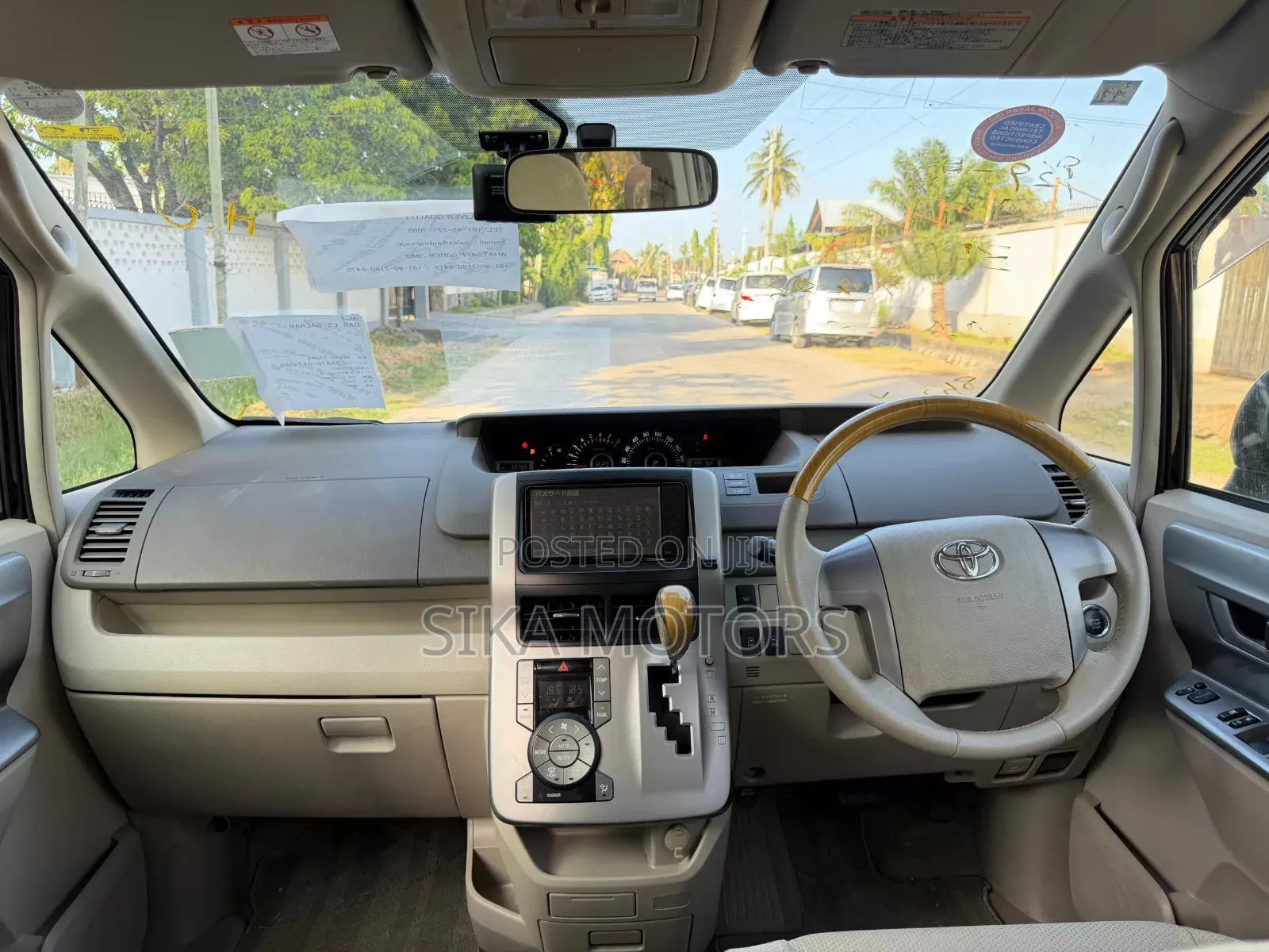 Toyota Noah 2.0 143hp AWD (7 Seater) 2008 Black