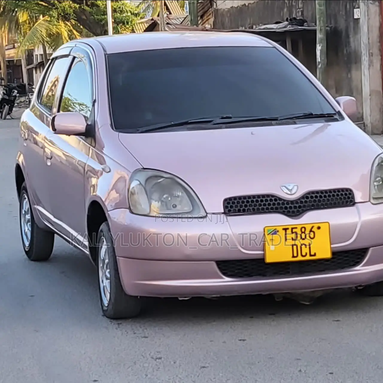 Toyota Vitz 2003 Pink