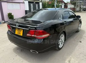 Toyota Crown 2009 Black
