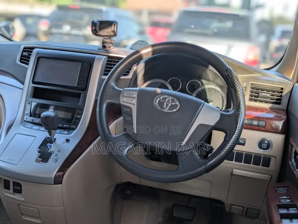 Toyota Alphard 2008 Silver
