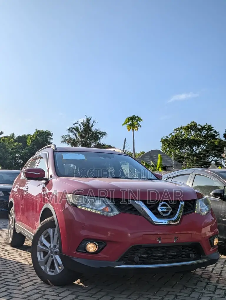 Nissan X-Trail 2015 Red