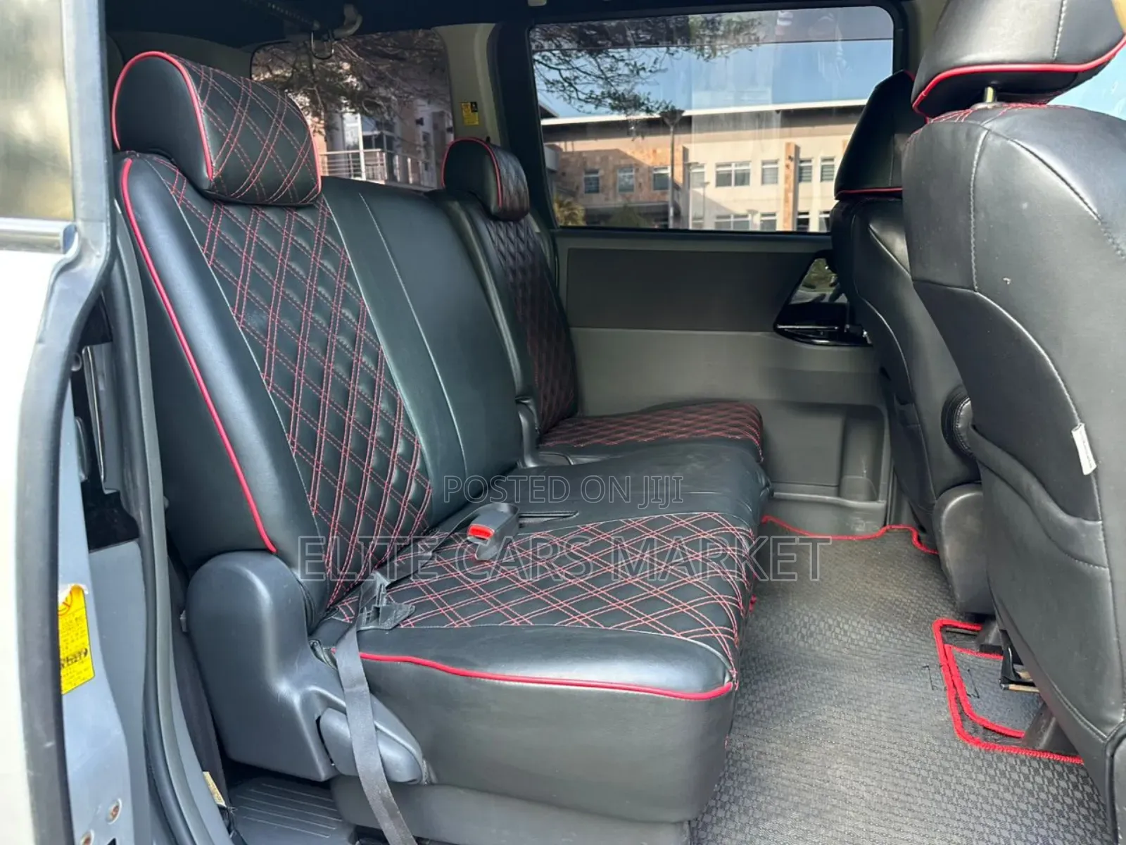 Toyota Noah 2009 Silver