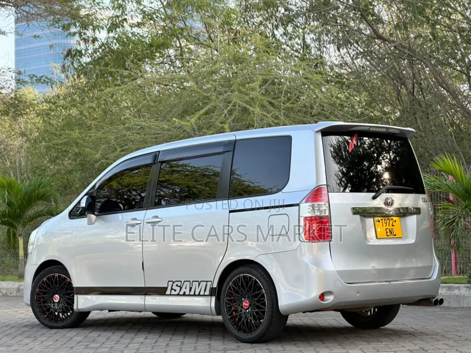 Toyota Noah 2009 Silver