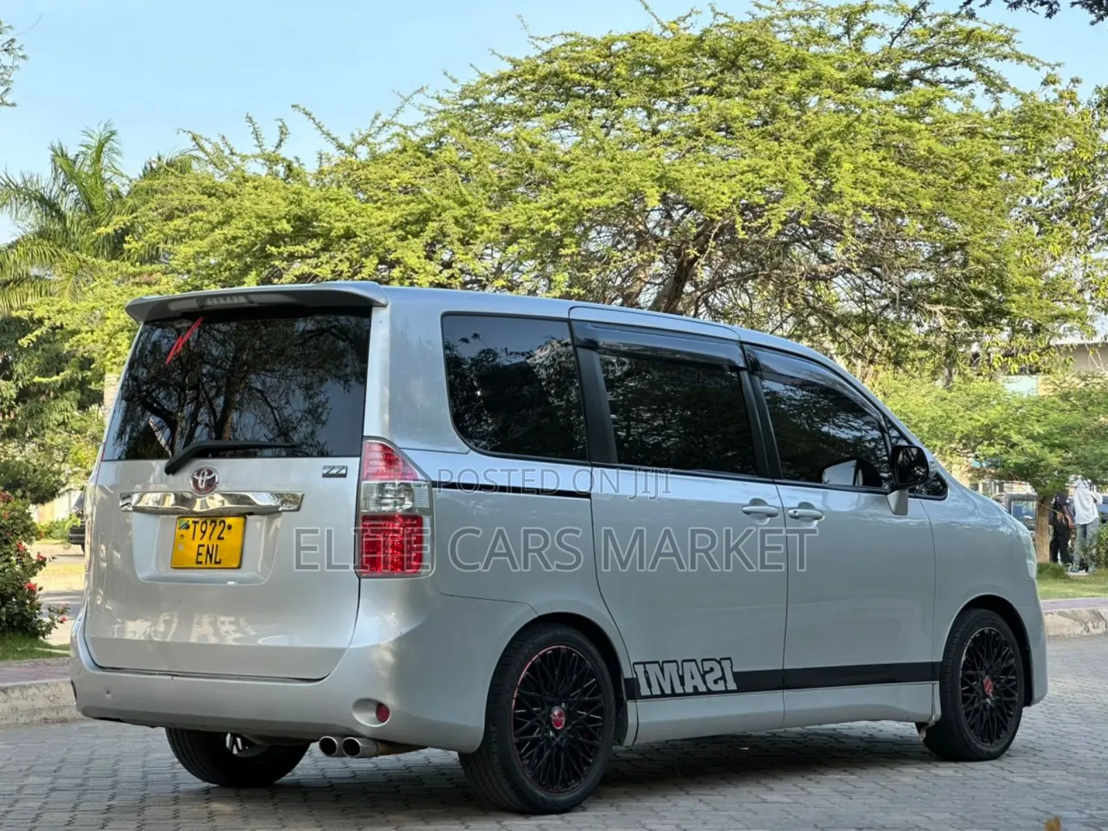 Toyota Noah 2009 Silver