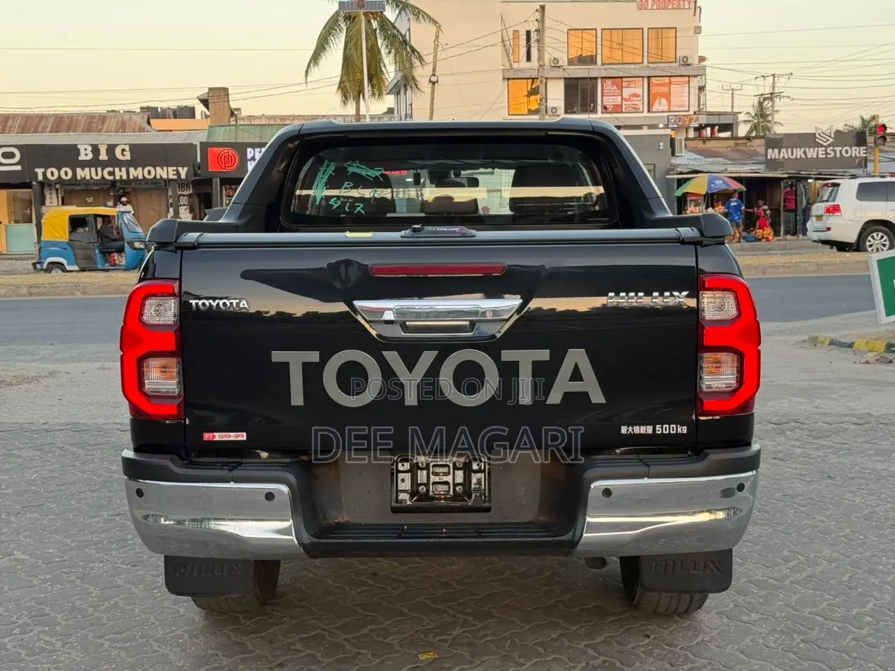 Toyota Hilux 2021 Black