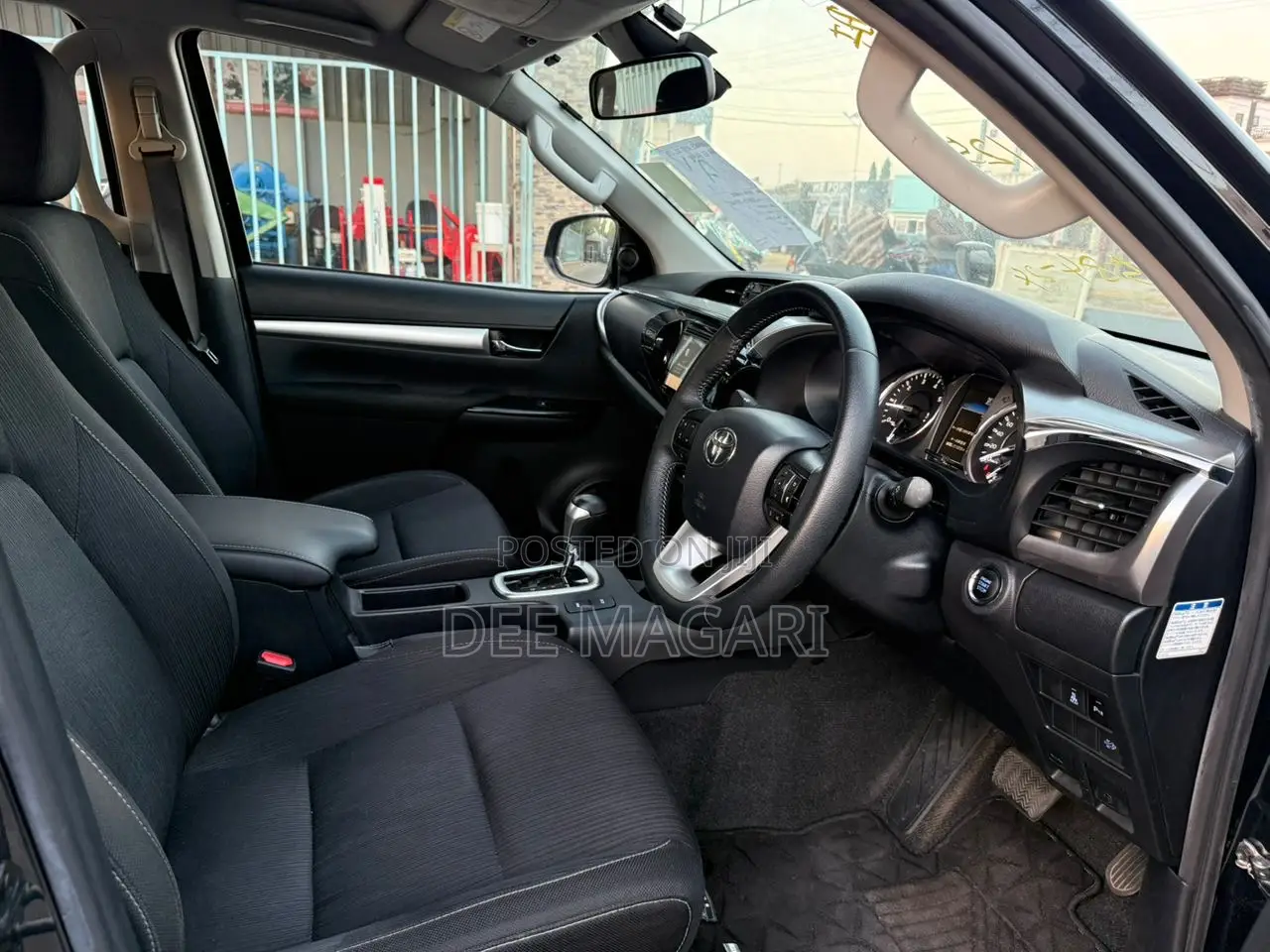 Toyota Hilux 2021 Black