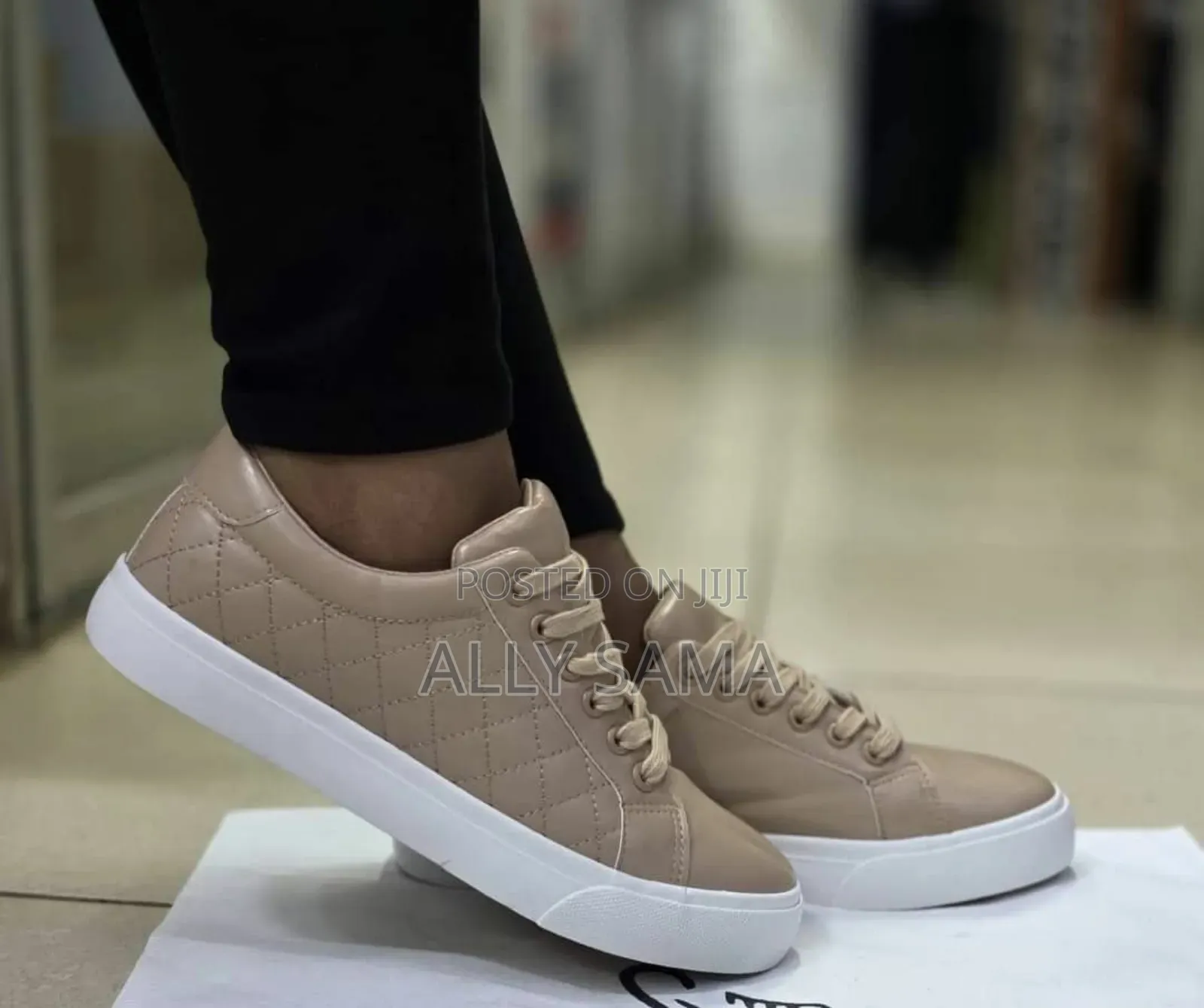 Women's Sneakers Plain Material Leather