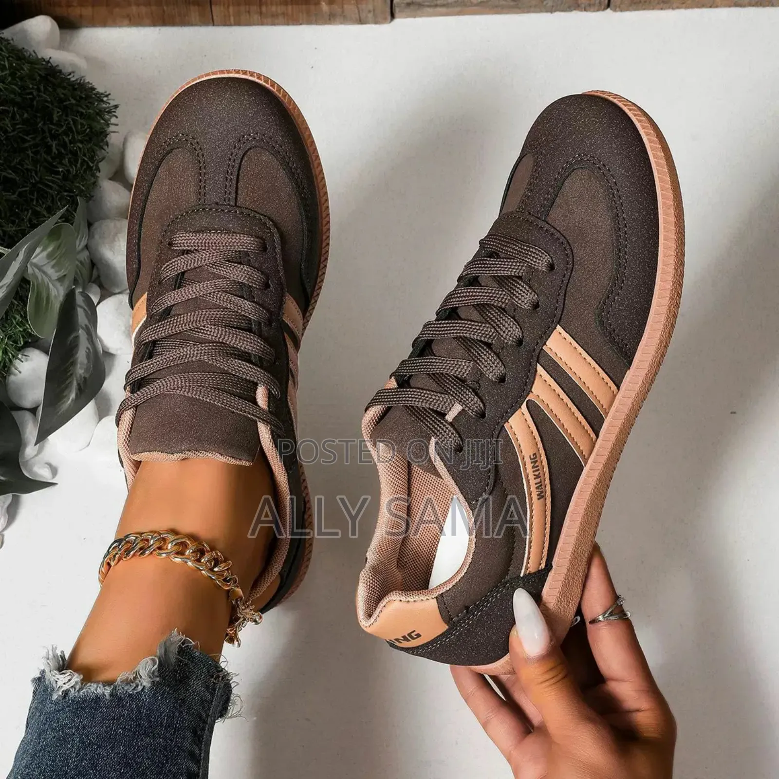 Women's Sneakers Working Material Leather
