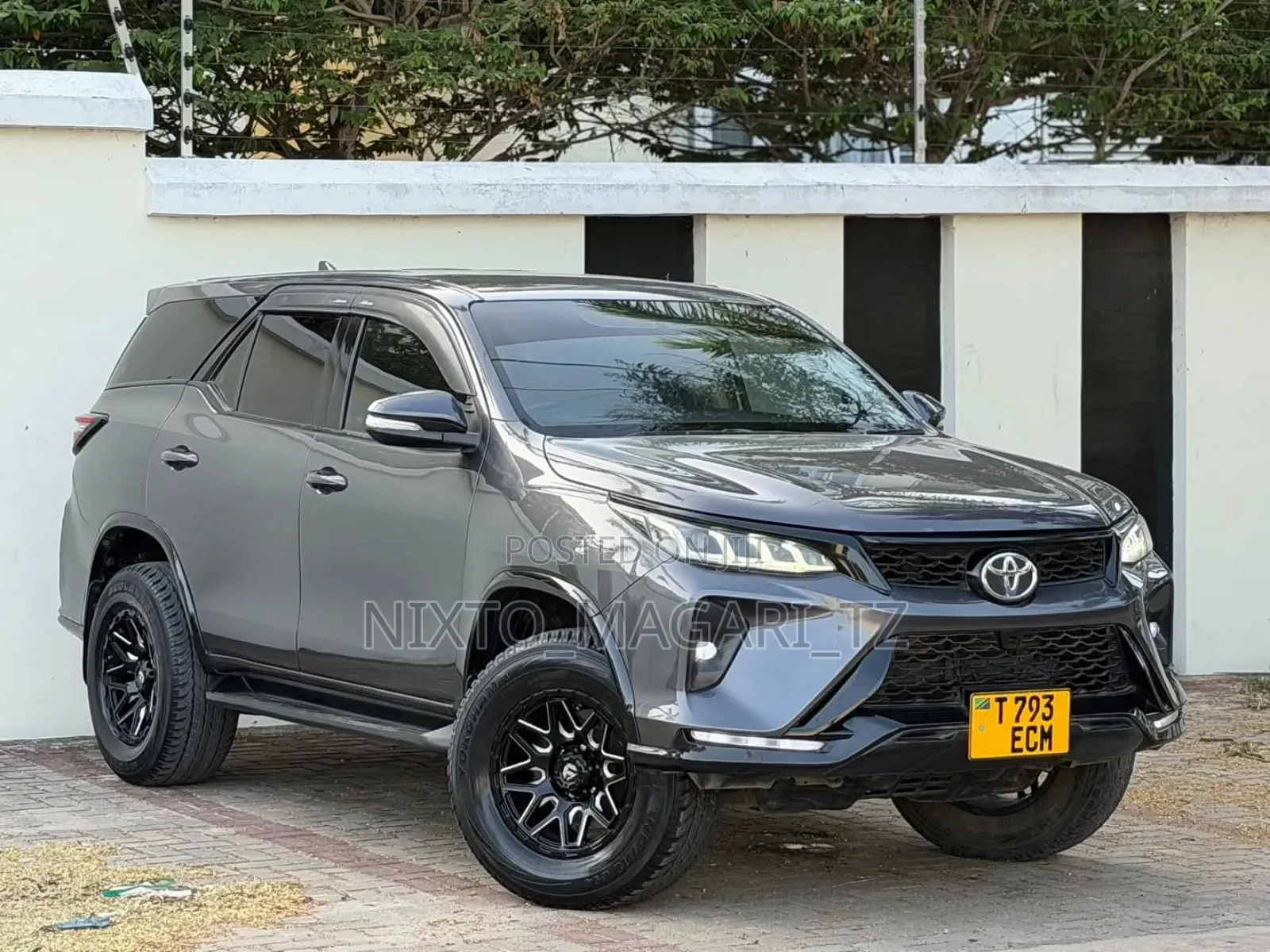 Toyota Fortuner 2023 Gray
