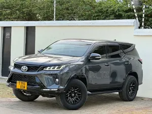 Toyota Fortuner 2023 Gray