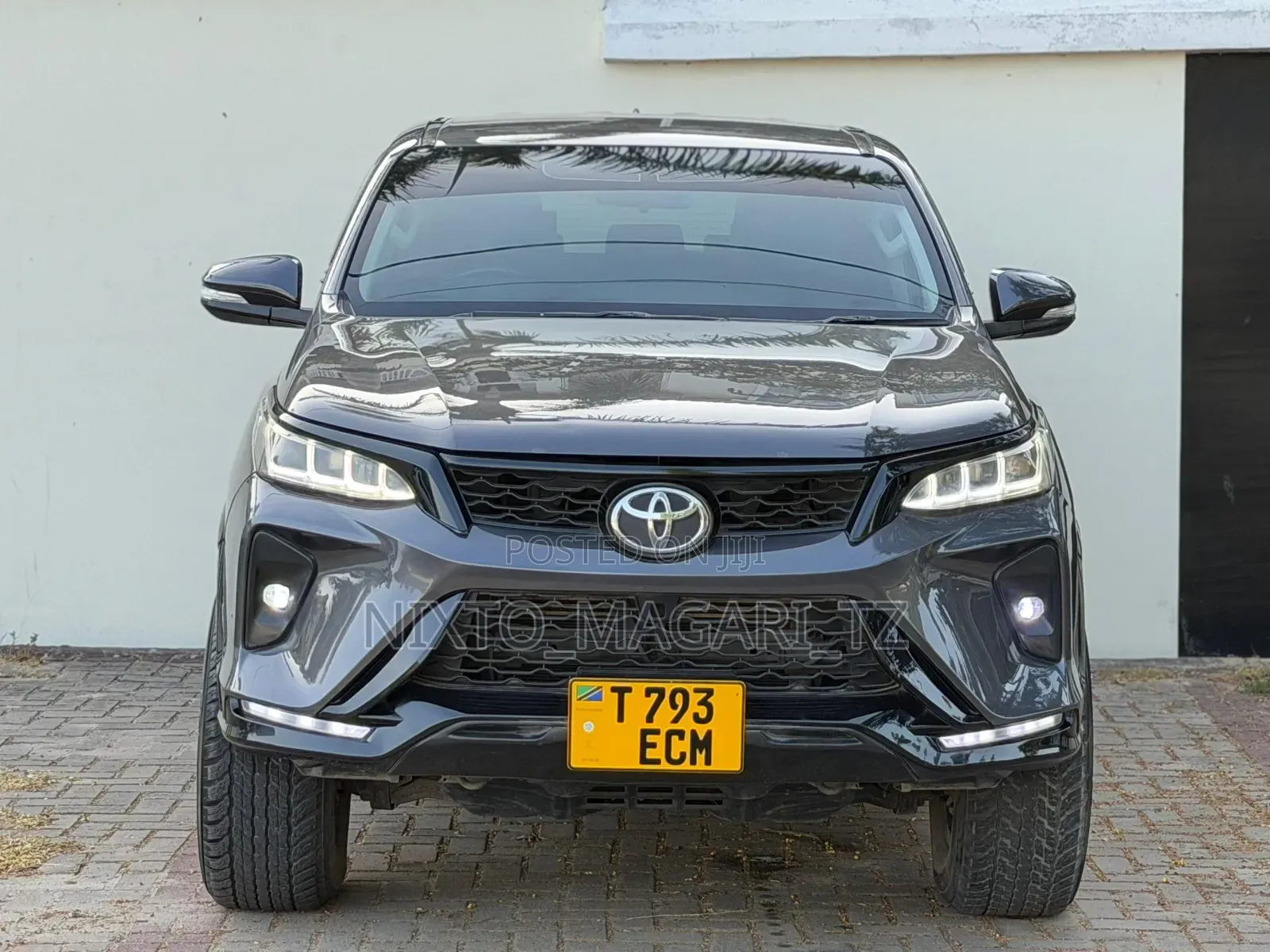 Toyota Fortuner 2023 Gray