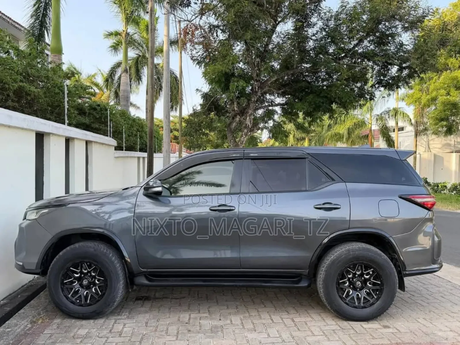 Toyota Fortuner 2023 Gray