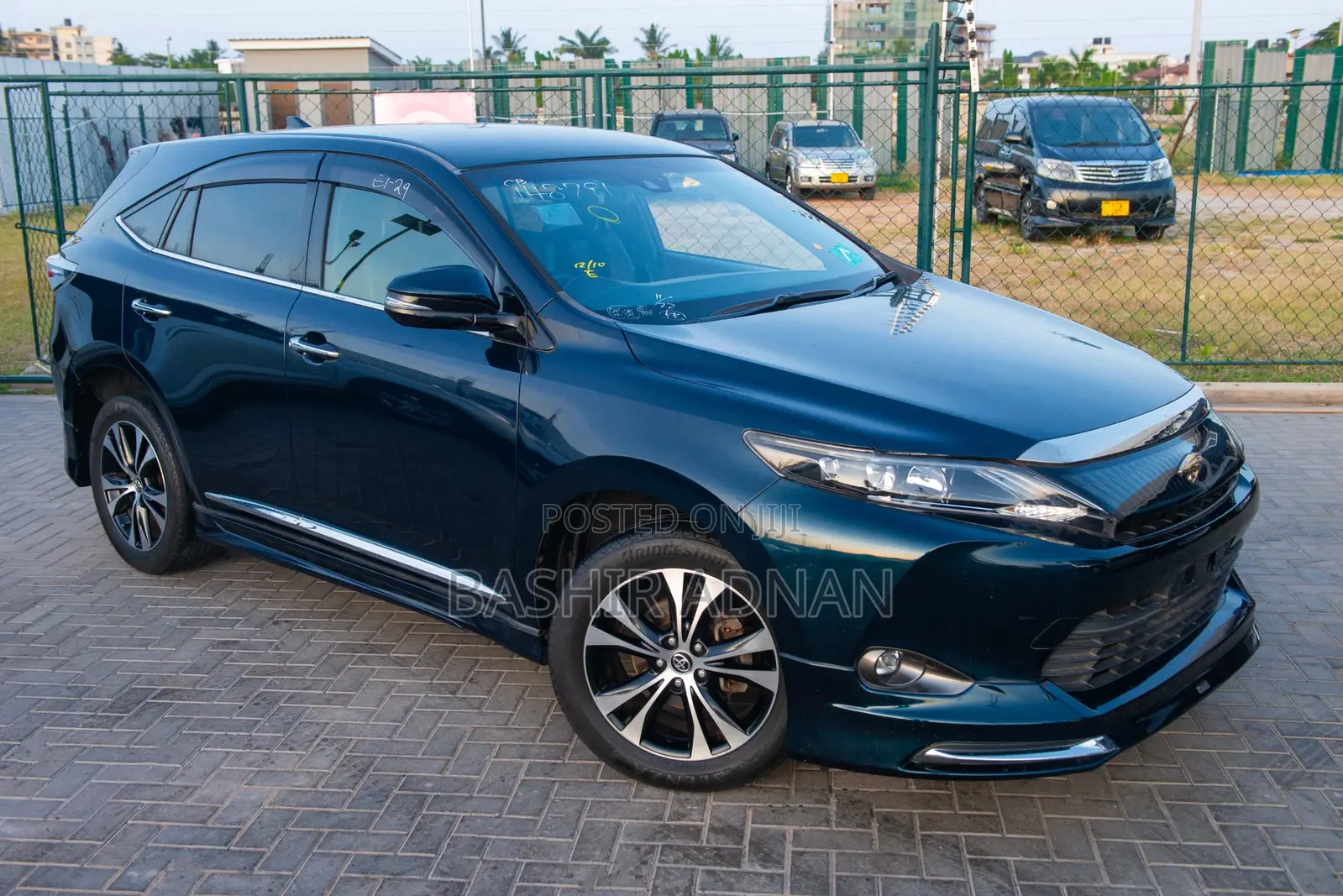 Toyota Harrier 2.0 2016 Blue