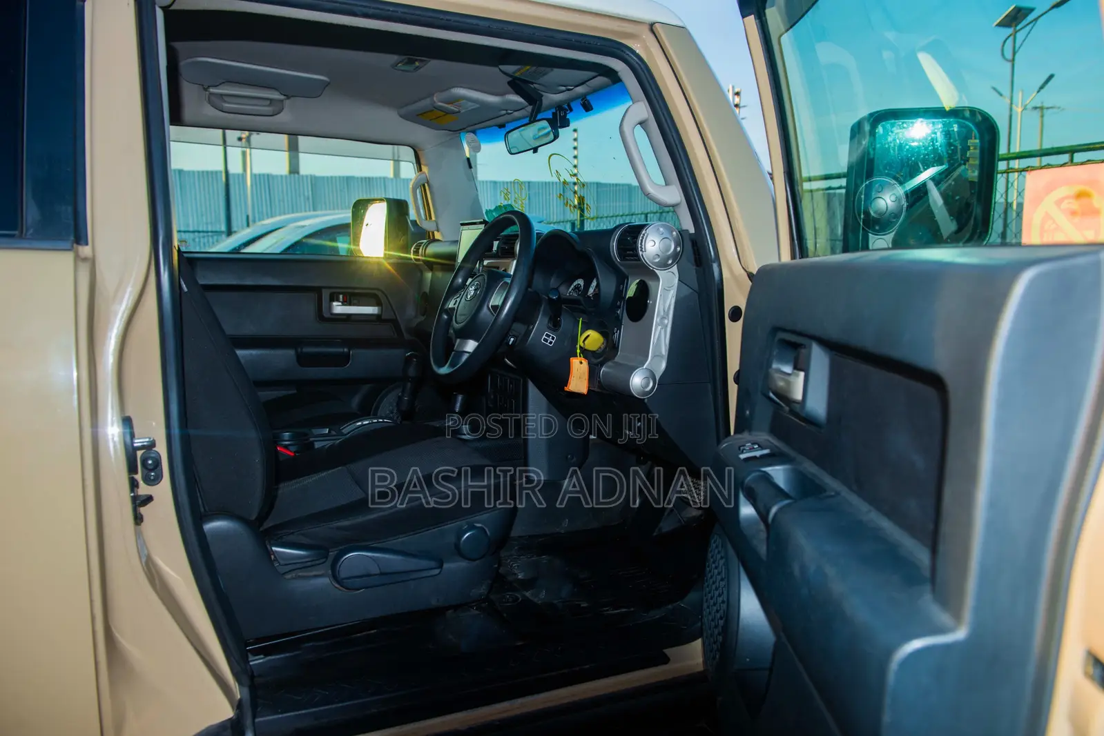 Toyota FJ Cruiser 2013 Gold