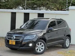 Volkswagen Tiguan 2009 Black