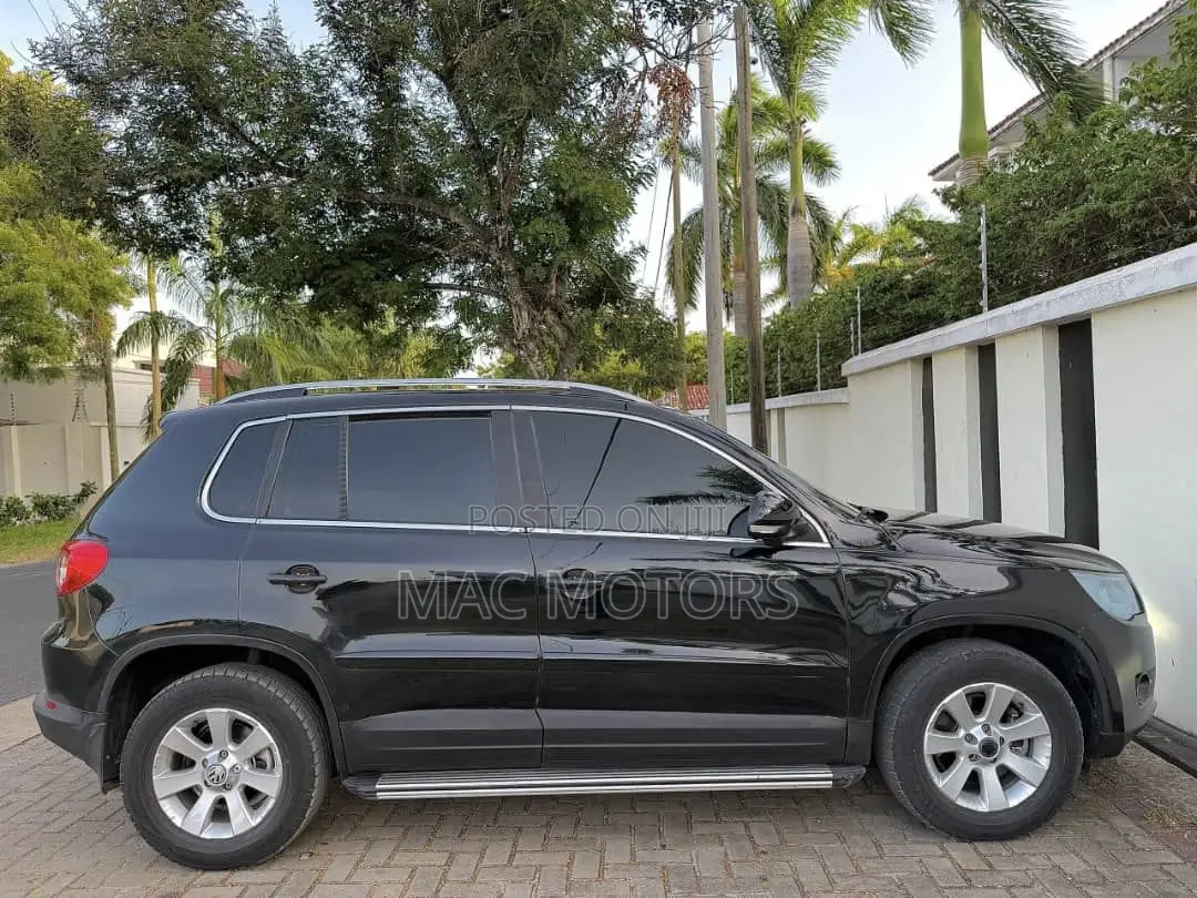 Volkswagen Tiguan 2009 Black