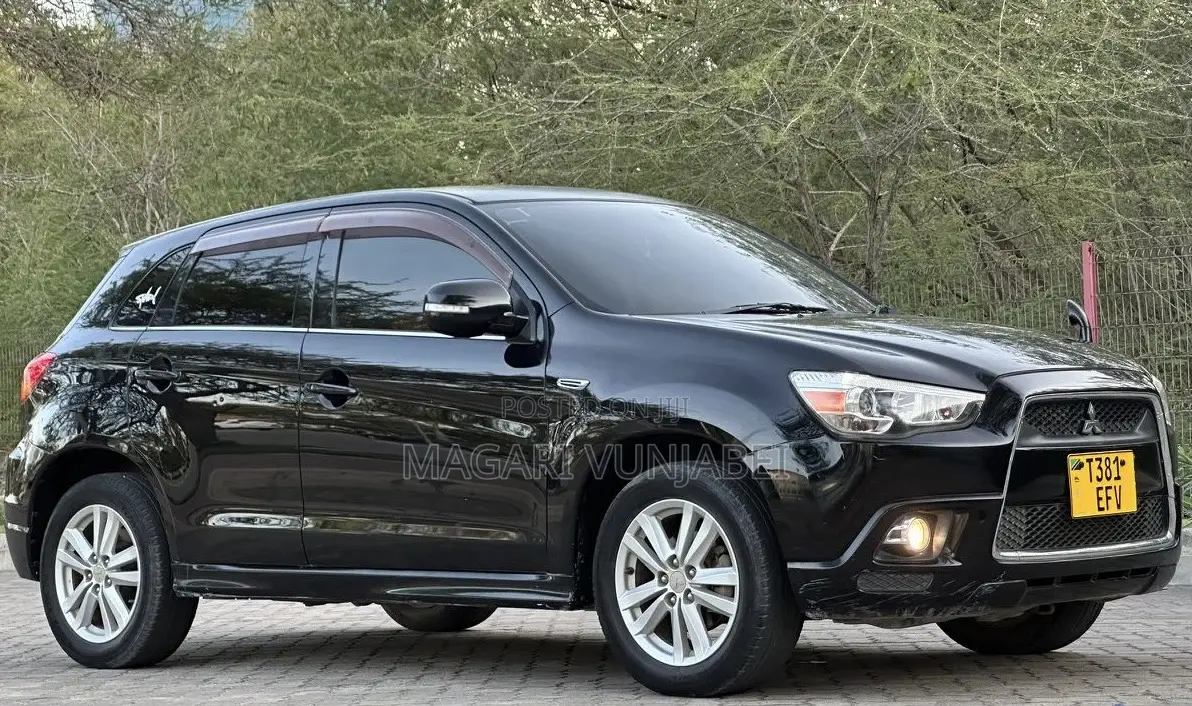 Mitsubishi RVR 2.0 2012 Black