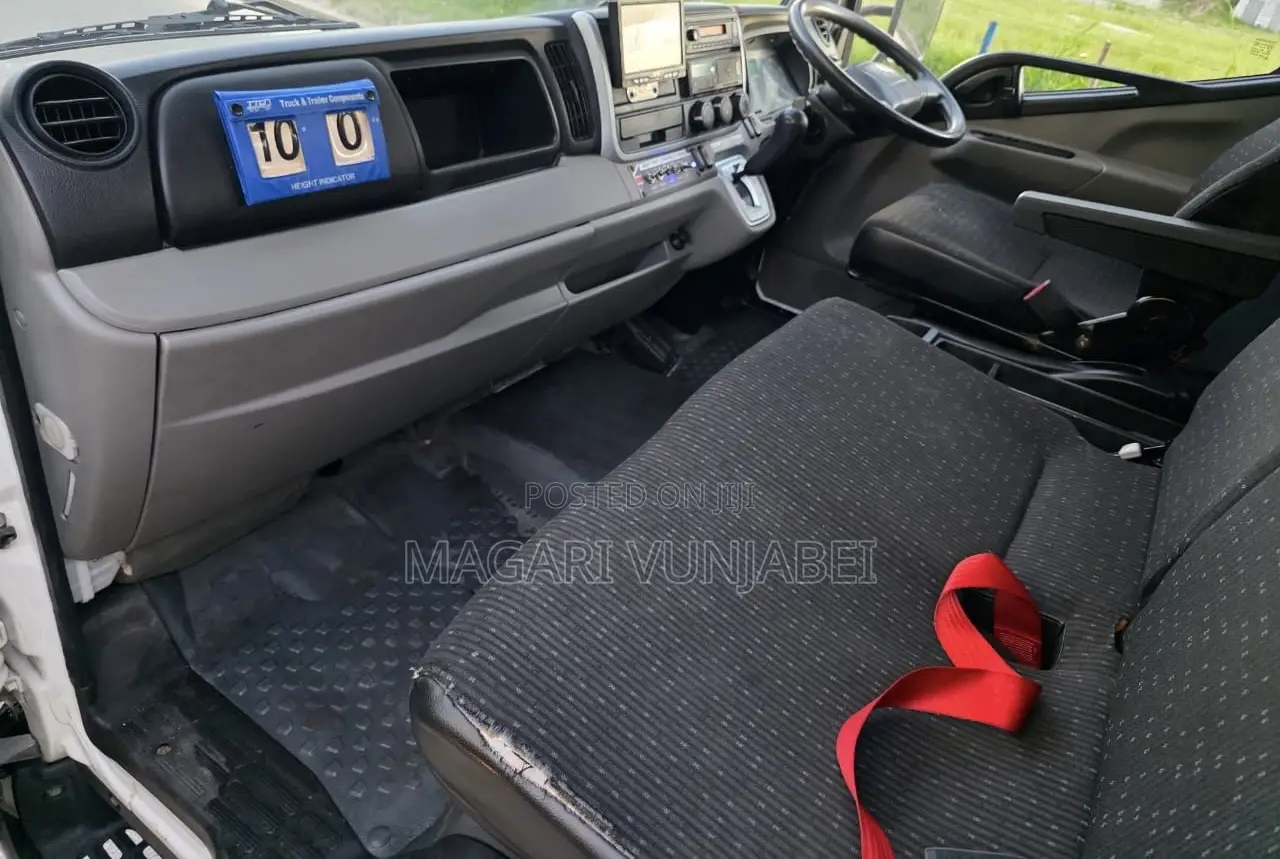 Mitsubishi Fuso 2018 White