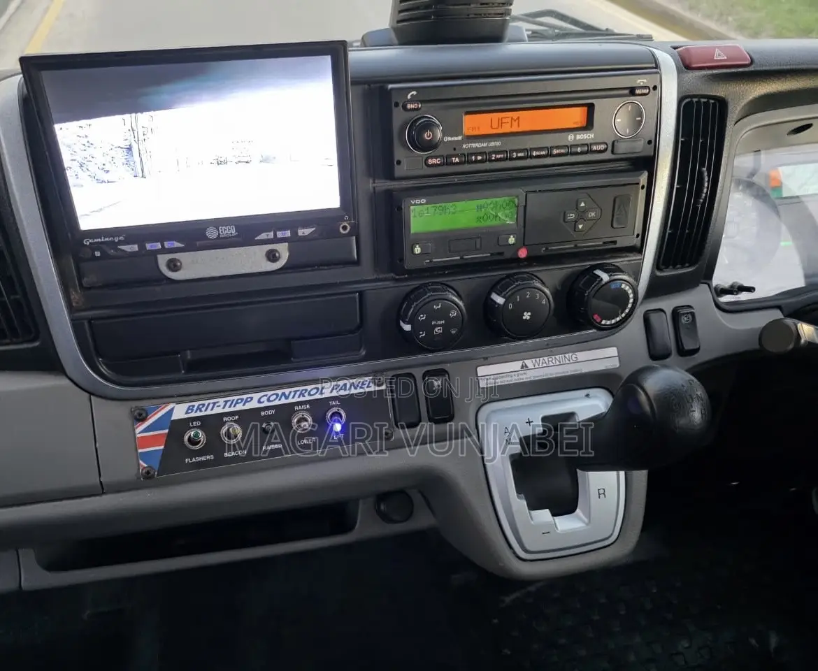 Mitsubishi Fuso 2018 White