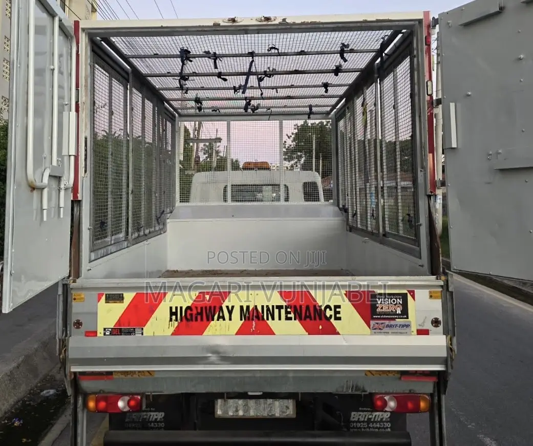 Mitsubishi Fuso 2018 White