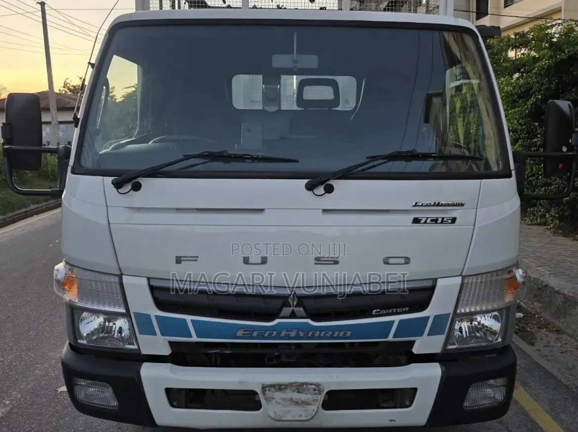 Mitsubishi Fuso 2018 White