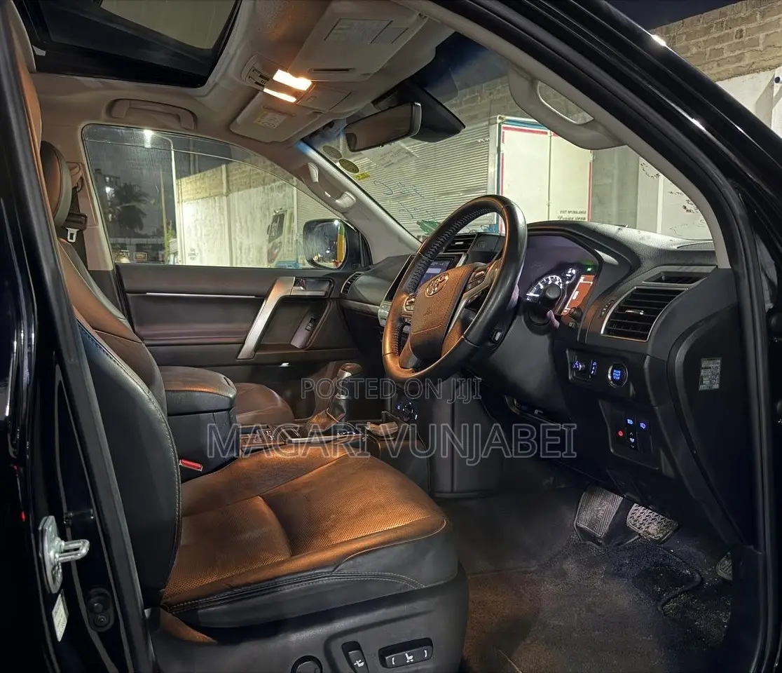 Toyota Land Cruiser 2021 Matt Black