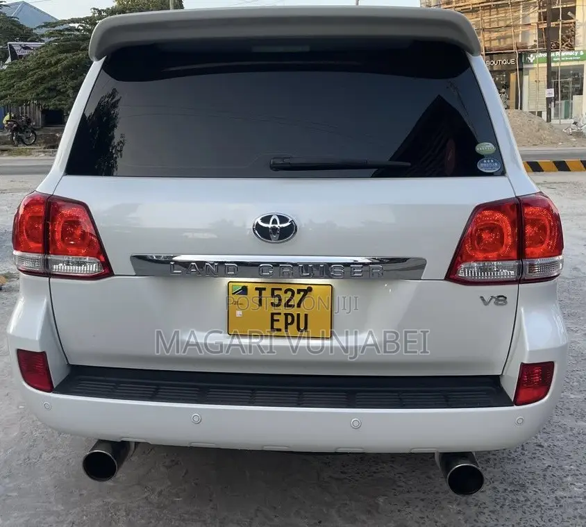 Toyota Land Cruiser 2018 Pearl
