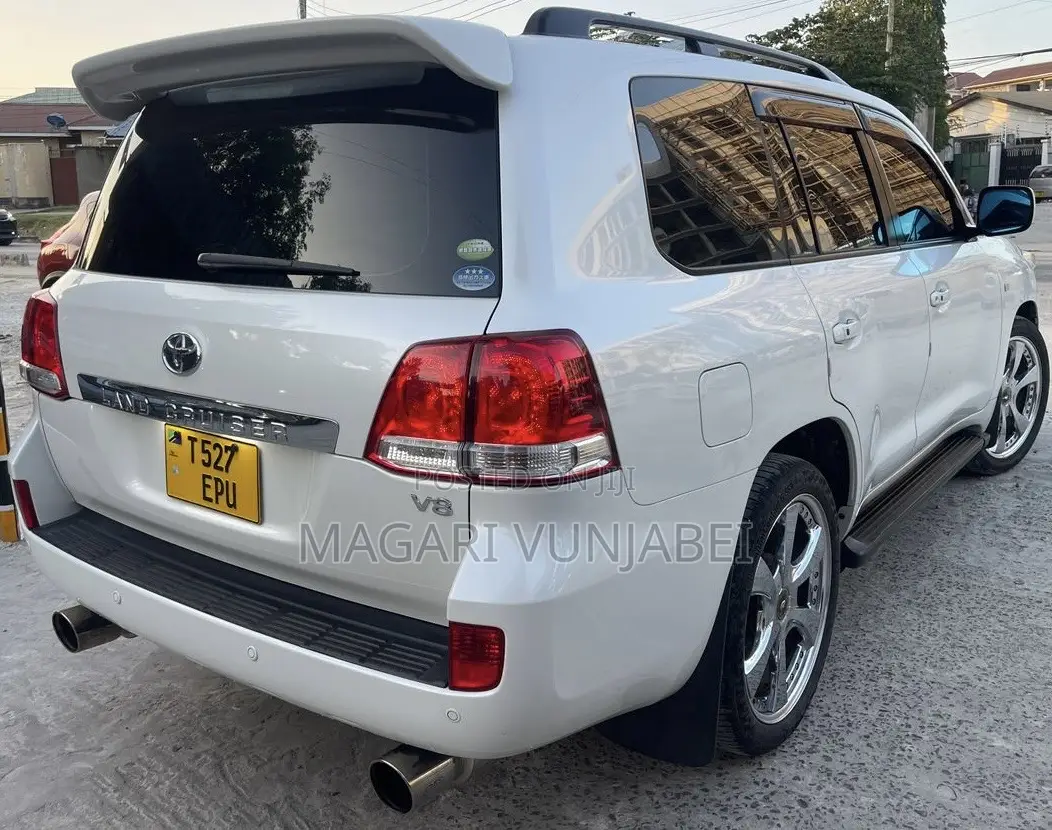 Toyota Land Cruiser 2018 Pearl