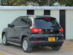 Volkswagen Tiguan 2.0 S 2009 Black