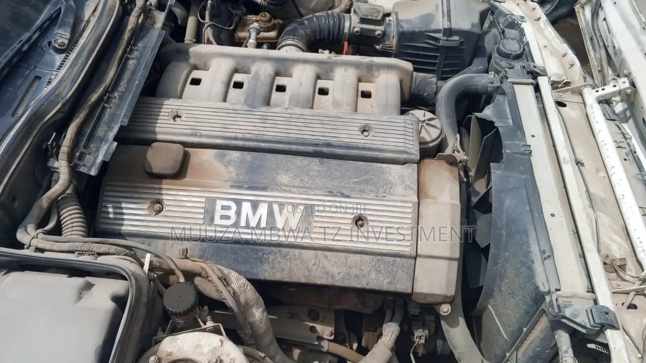 BMW 5 Series 1992 White