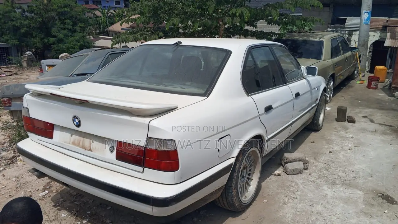 BMW 5 Series 1992 White