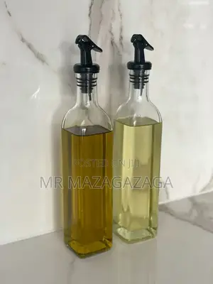 2-Pieces Glass Oil Bottles Set