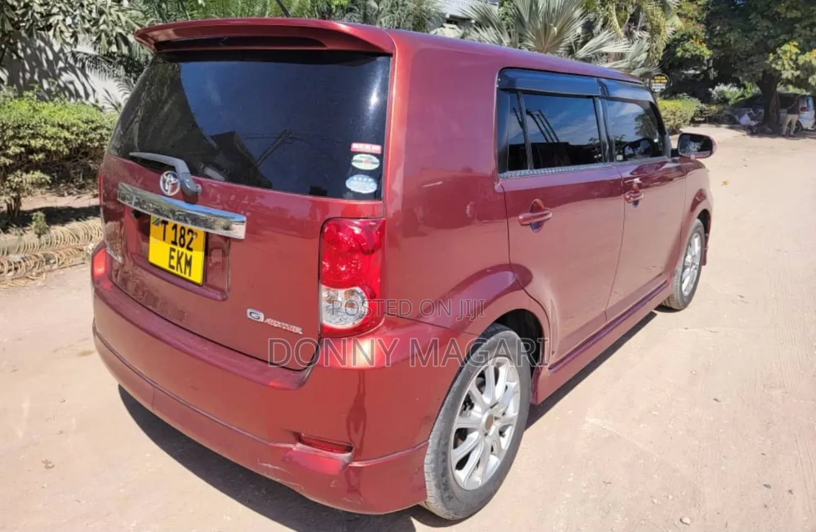 Toyota Corolla Rumion Hatchback 1.5 FWD 2011 Red