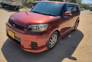 Toyota Corolla Rumion Hatchback 1.5 FWD 2011 Red