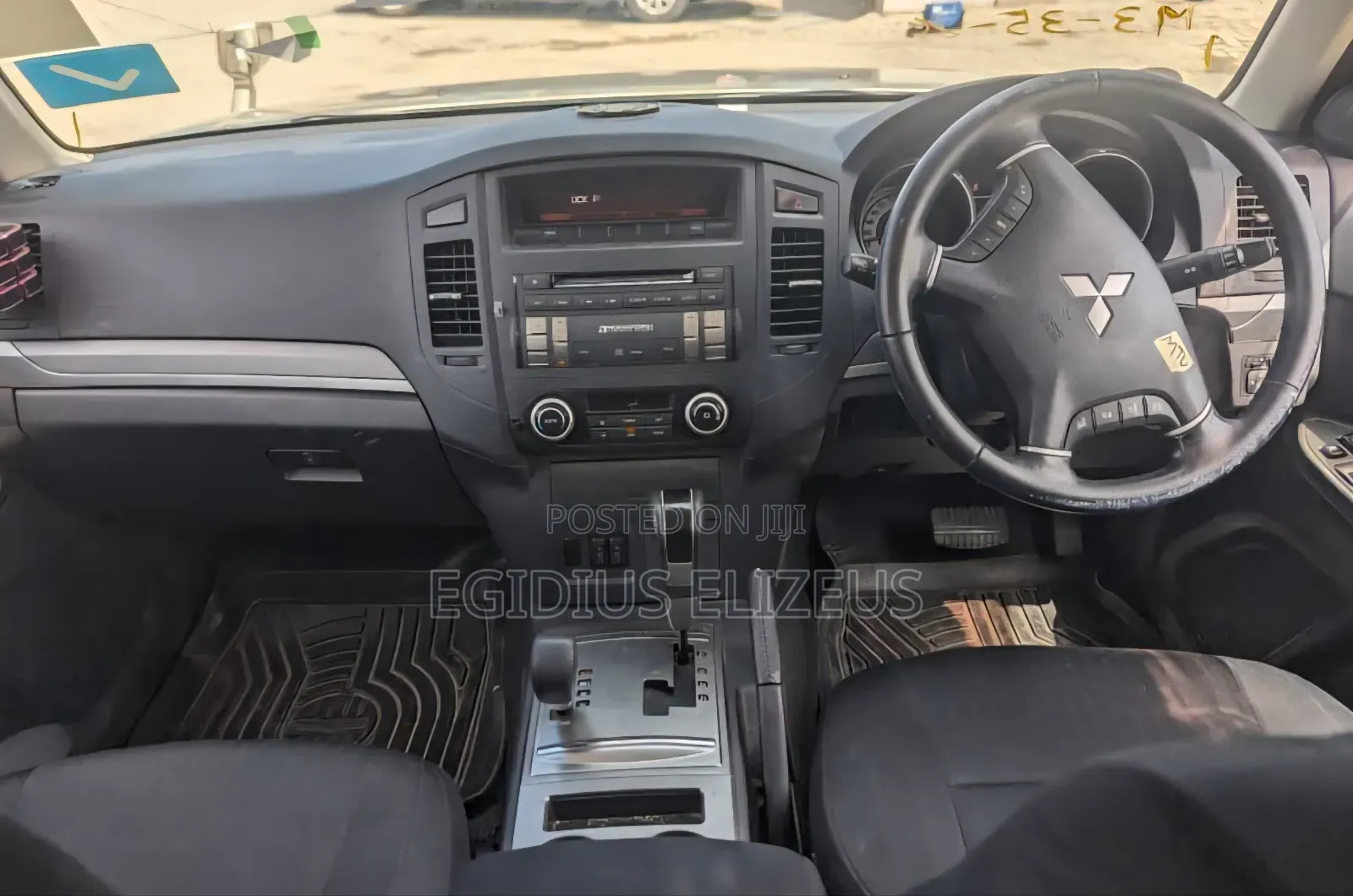 Mitsubishi Pajero 2013 Silver