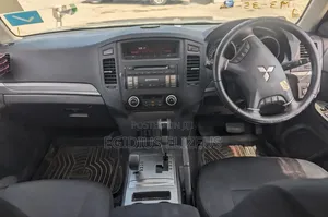 Mitsubishi Pajero 2013 Silver