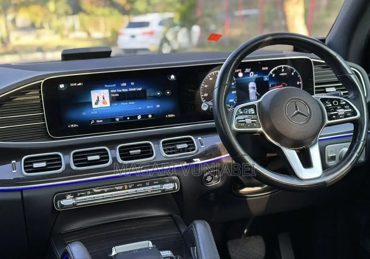 Mercedes-Benz GLE-Class 2020 Off white