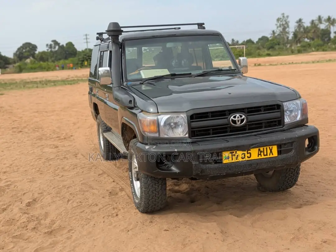 Toyota Land Cruiser Prado 1995 Black